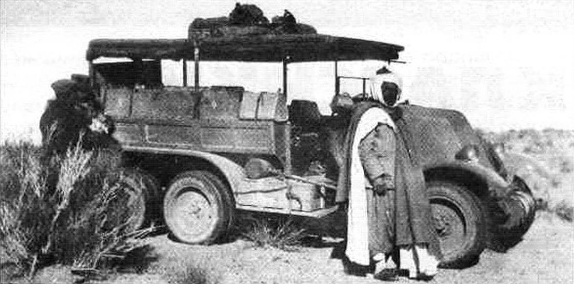 Этот трехосный автомобиль был выпущен Renault в начале 20-х годов, чтобы обеспечить сообщение через Сахару с французскими колониями в Западной Африке. На них было осуществлено несколько экспедиций в 1923 - 1925 годах.