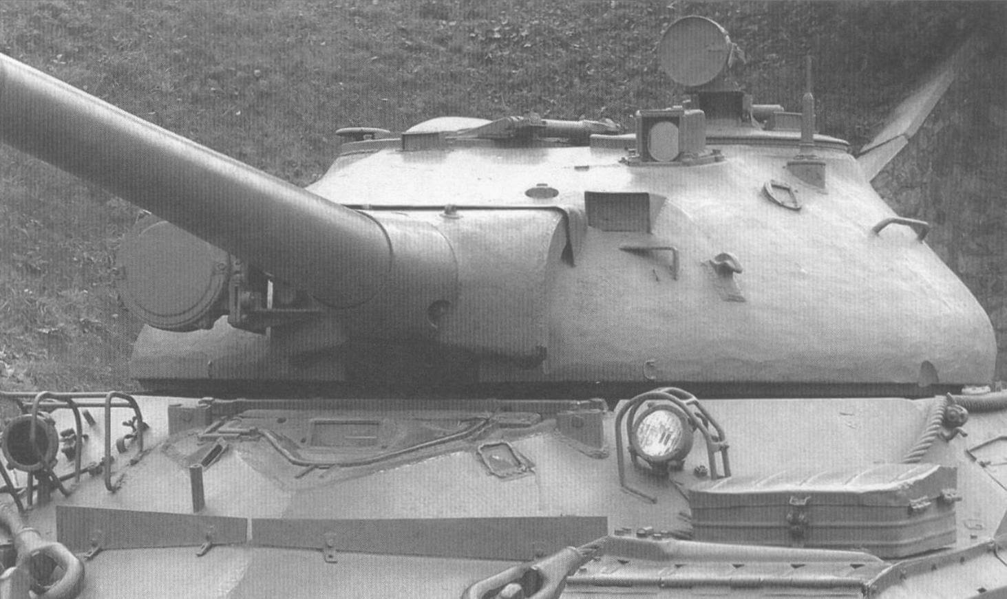 Башня танка Т-10М, находящегося в экспозиции киевского музея Великой Отечественной войны