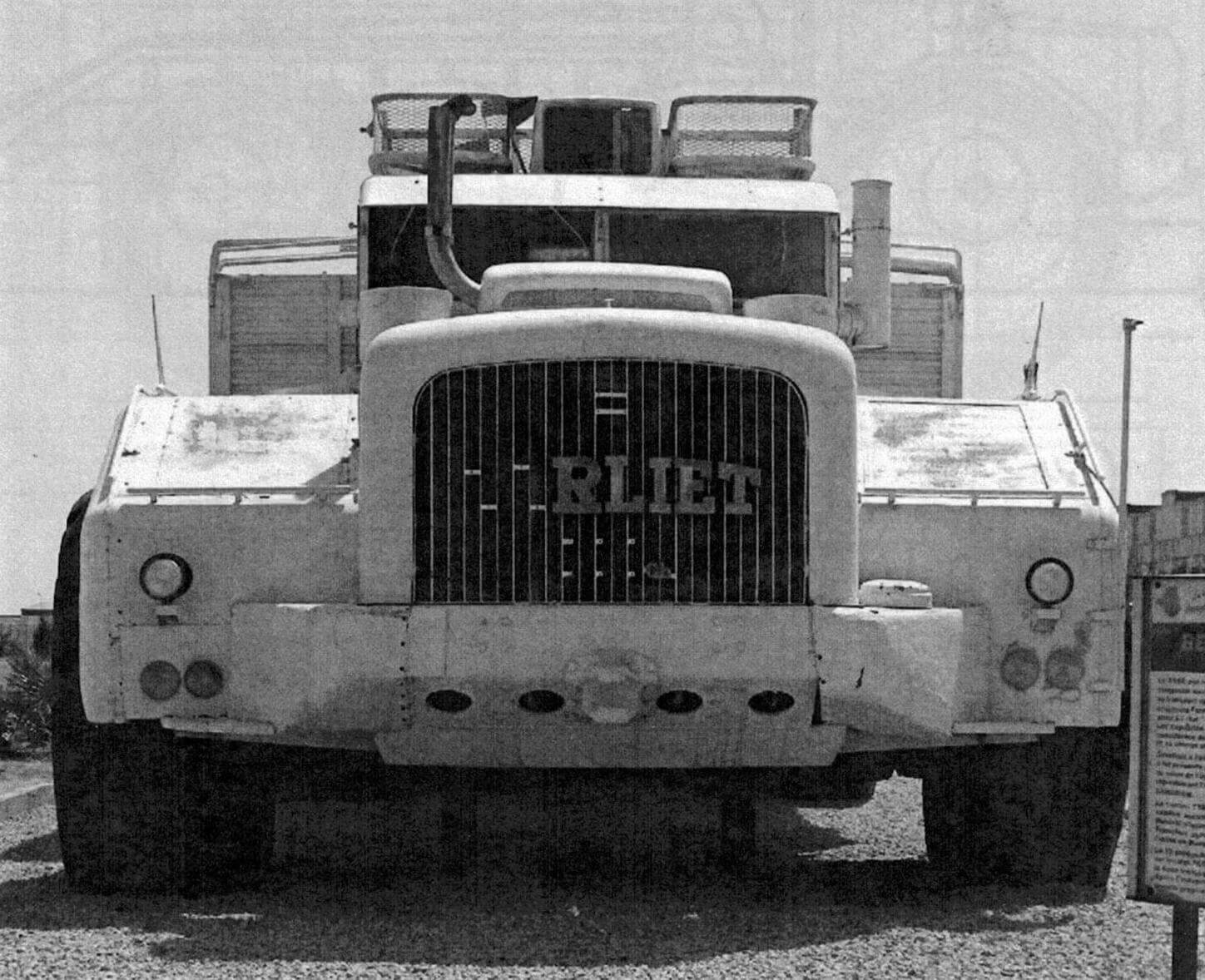 Berliet Т100 № 1, оставшийся в Хасси-Мессауд на территории Национальной буровой компании (ENTP), фото семилетней давности