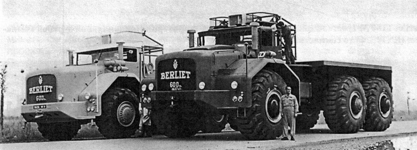 Осенью 1958 года в Сен-Приесте, там где сейчас находится головной офис Renault Trucks, проводились совместные испытания Т100 № 1 и № 2. В результате был доработан двигатель, а также тестировалась задняя ось со сдвоенными колесами. После этого Т100 № 2 отправился в Сахару, а № 1 вернулся на завод в Монплезир, где его удлинили на 1,8 м, а мощность двигателя довели до 700 л.с.