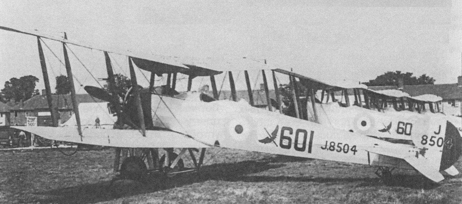 Самолеты Авро 504N из 601-й эскалрильи британских ВВС, аэродром Хендон, конец 20-х годов