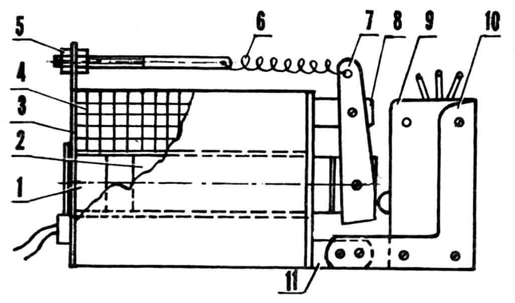 Вариант изготовления исполнительного механизма (на базе электромагнитного типового реле): 1 — кёрн-основание, 2 — якорь, 3 — корпус-основание, 4 — катушка (сопротивление обмотки не менее 100 Ом), 5 — шпилька регулировочная с двумя гайками, 6 — пружина, 7 — рычаг-толкатель, 8 — стойка, 9 — микровыключатель (2 А, 220 В), 10 — кронштейн (2 шт.), 11 — стойка-основание.