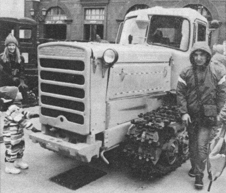 Гусеничный трактор ДТ-75М, собранный в Павлодаре