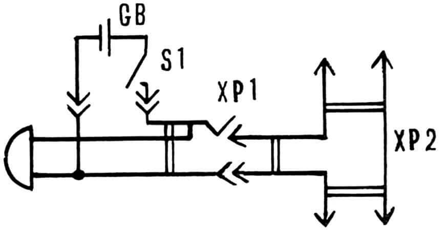 Рис. 3. Схема подключения радиоприемника к сигнальному устройству часов через гнездо-разъем.