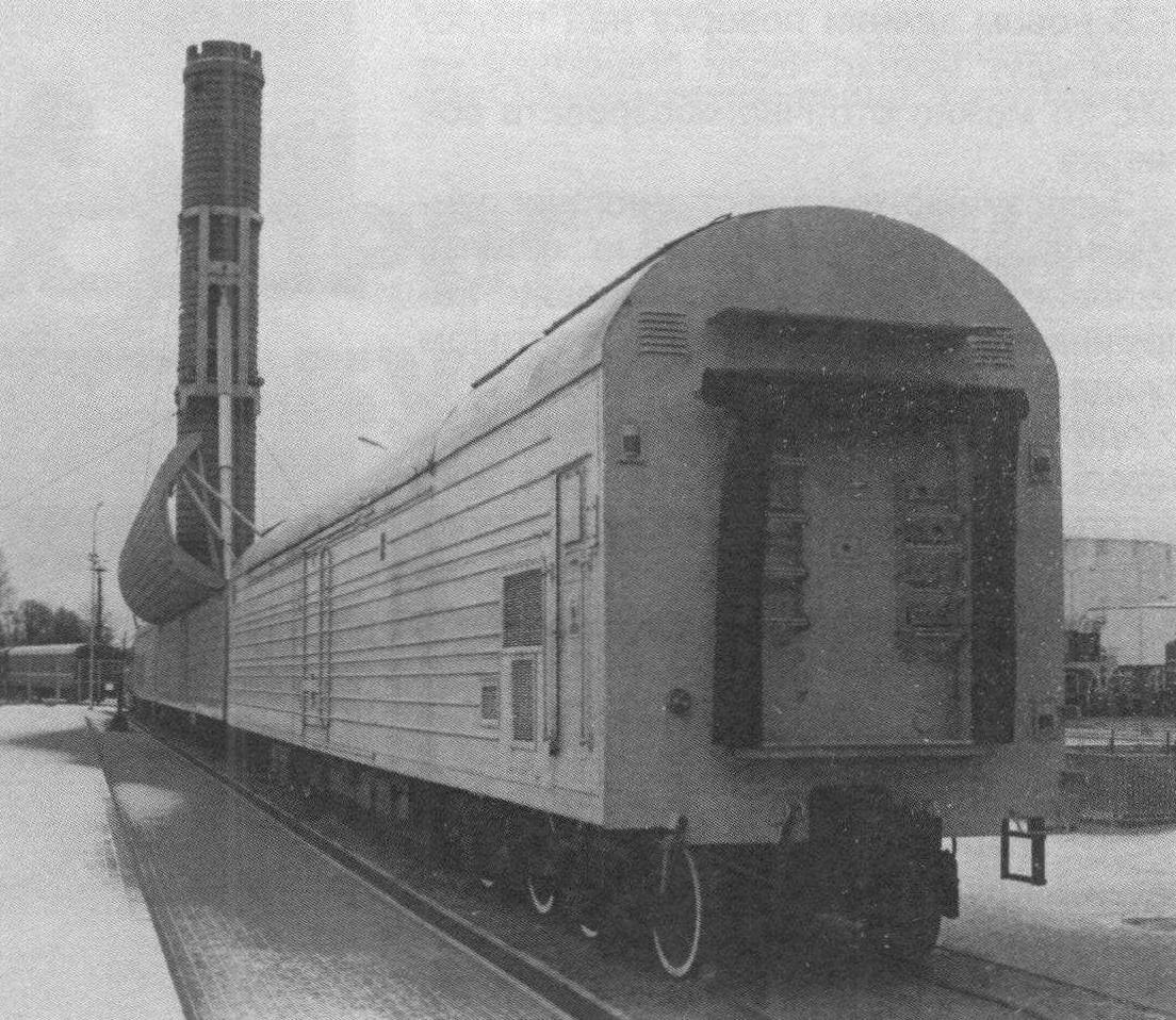 Железнодорожный ракетный комплекс 15П961 «Молодец»