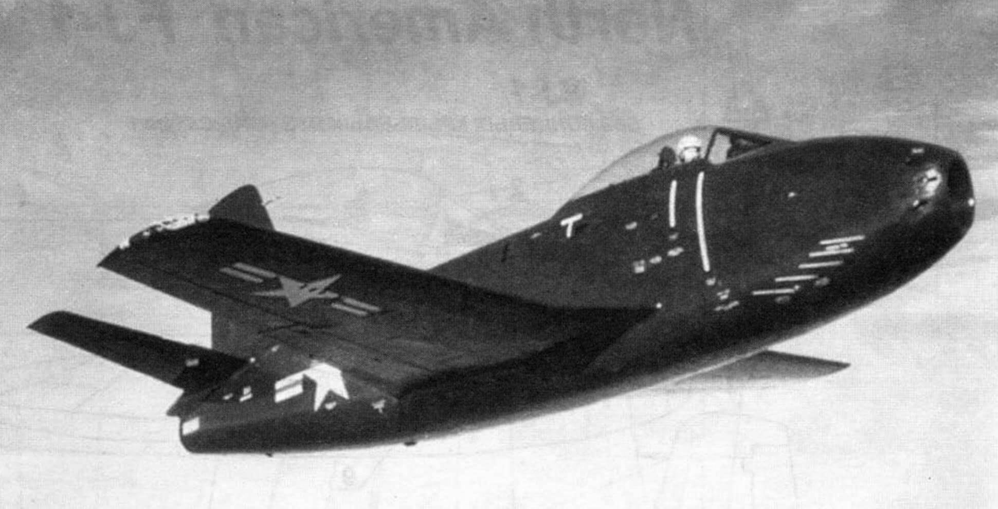Первый опытный экземпляр XFJ-1 Fury (№39053) в испытательном полете