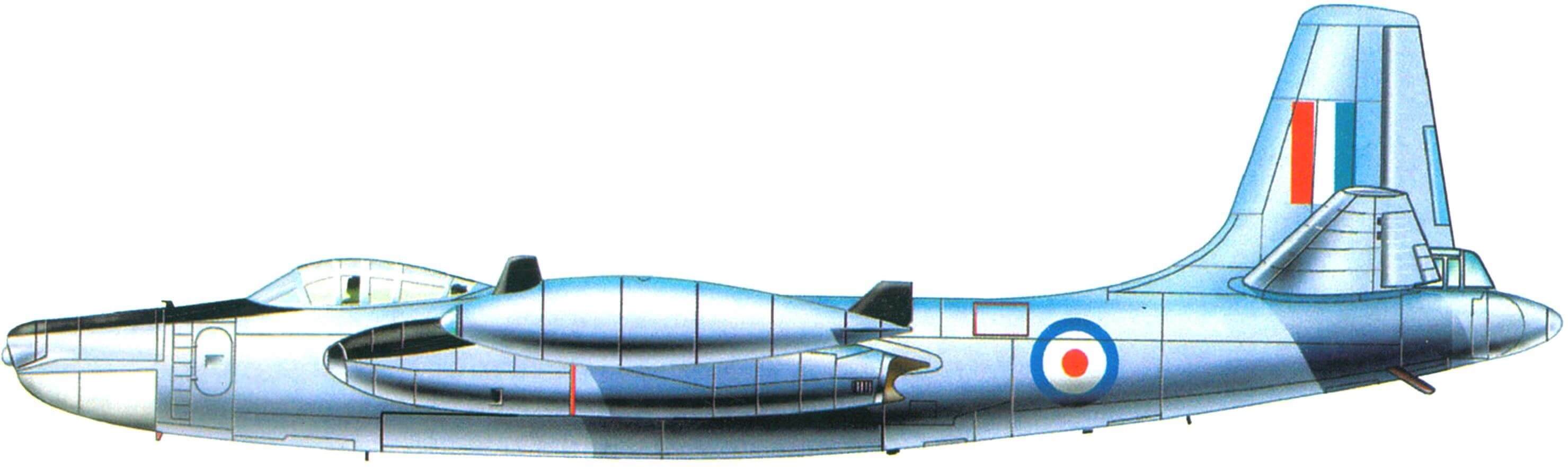  RB-45C-1 с опознавательными знаками ВВС Великобритании. Использовался в разведывательных полетах над СССР (1952-1953 гг.)