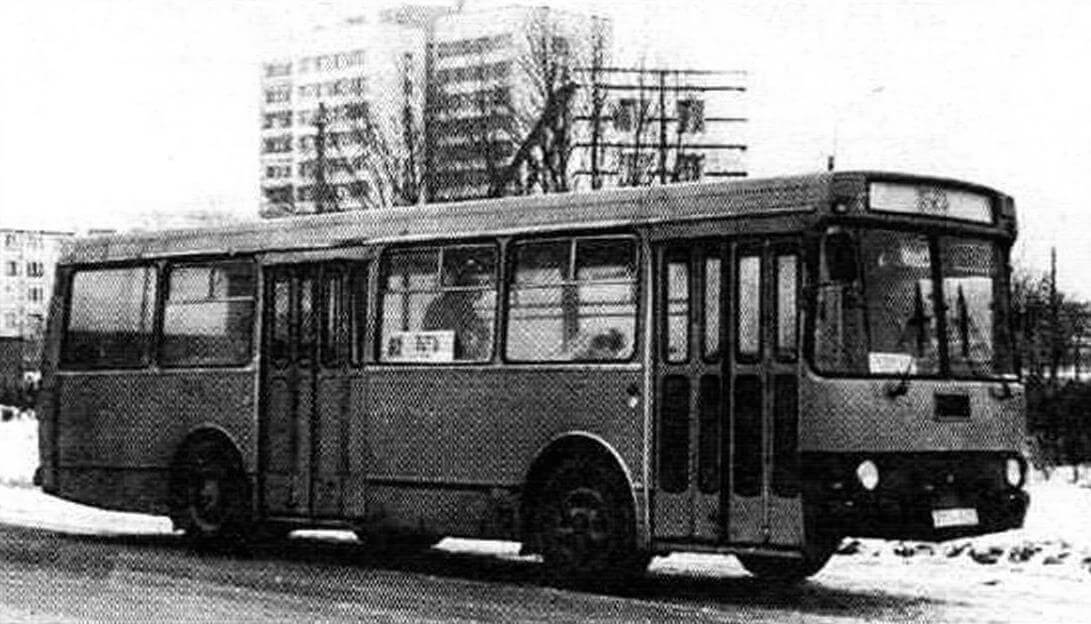 Автобус ЛАЗ-42021. Ленинград, 1984 год (фото А. Оландера)