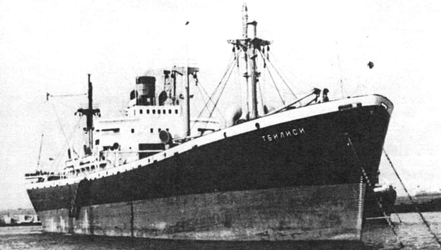 Восстановленный пароход «Тбилиси». После ремонта судно служило в составе различных пароходств до 1977 года