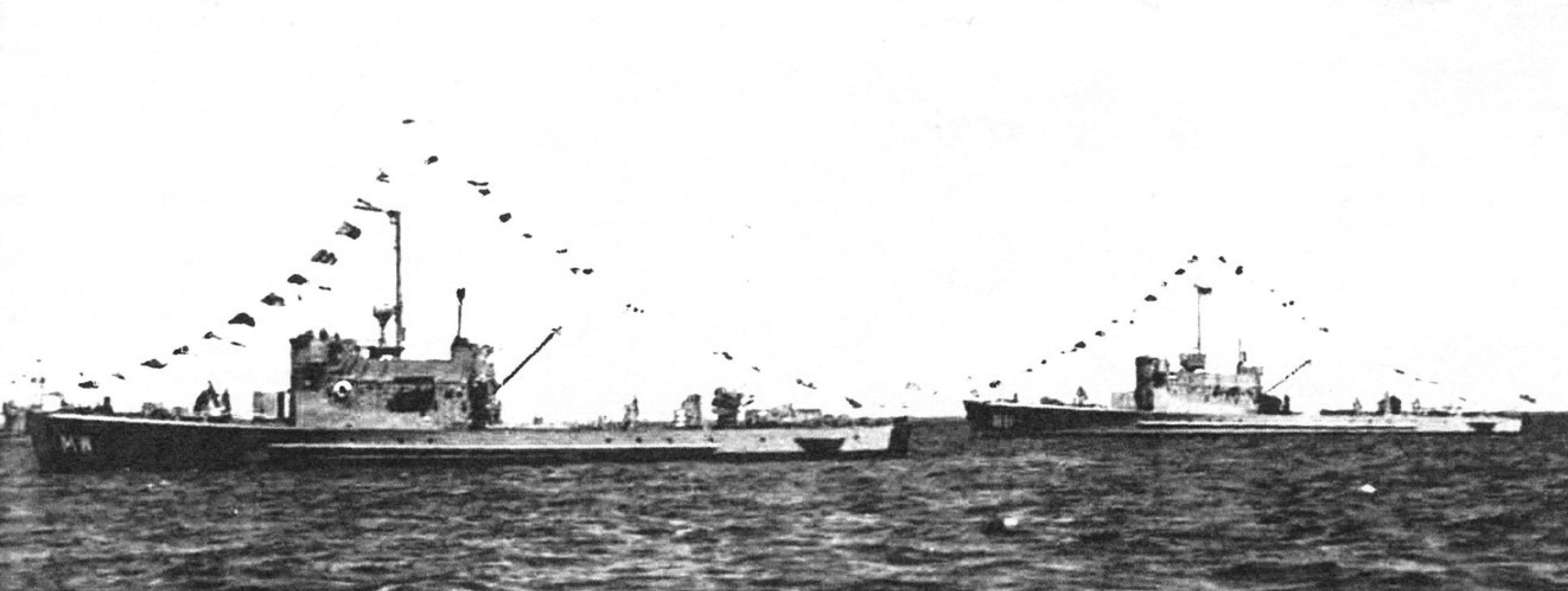 Тральщики серии «Jaskolka», переоборудованные в патрульные корабли, в дозоре (послевоенные фото)