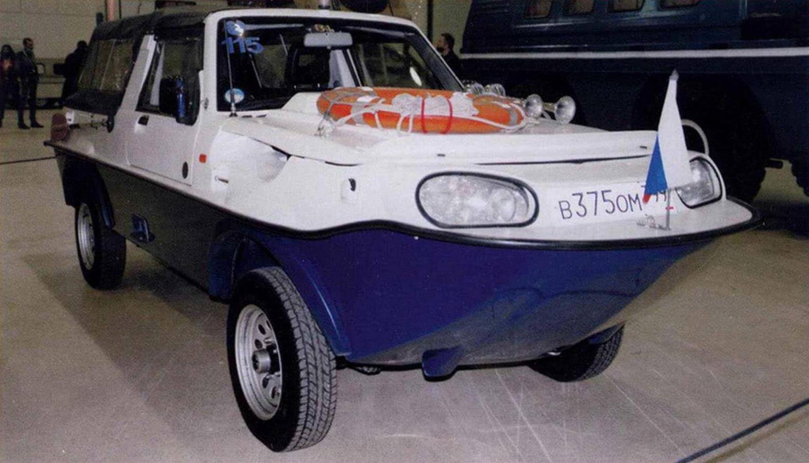 Редкий гость в наших краях - плавающий автомобиль Dutton Surf, построенный на агрегатах Suzuki Jimny