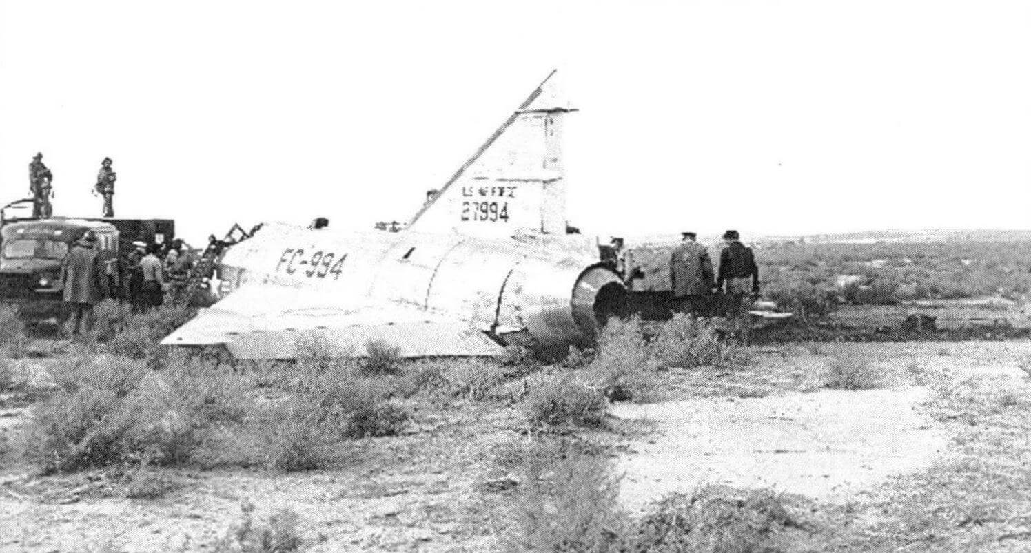 Авария YF-102 (с.н. 52-7994) вблизи авиабазы Эдвардс 2 ноября 1953 г.