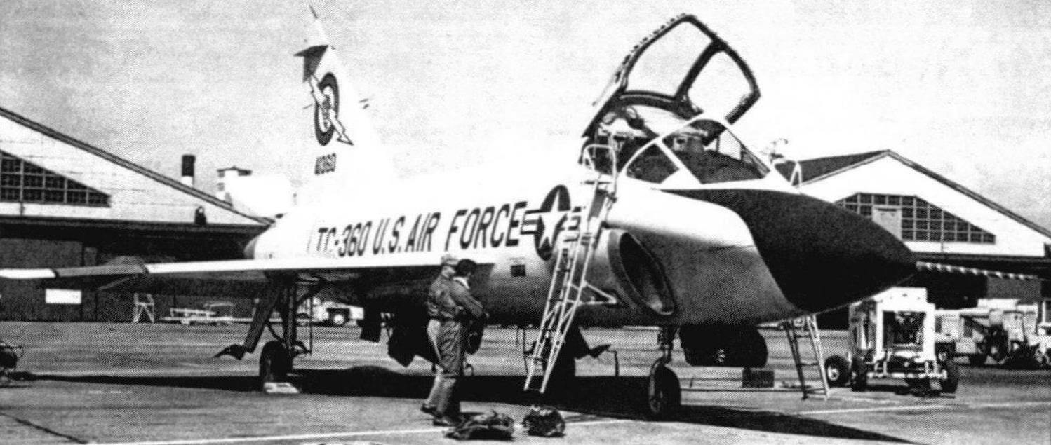 ТF-102А из 40 эскадрильи истребителей-перехватчиков