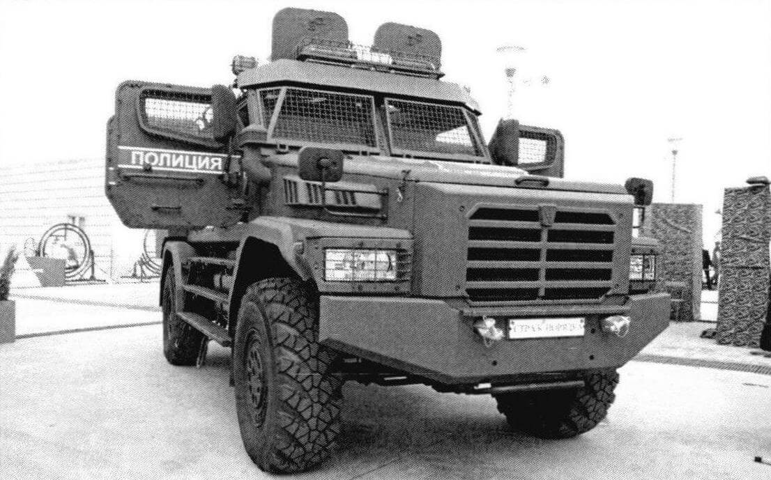 Автомобили семейства «Патруль» уже несут службу в военной полиции