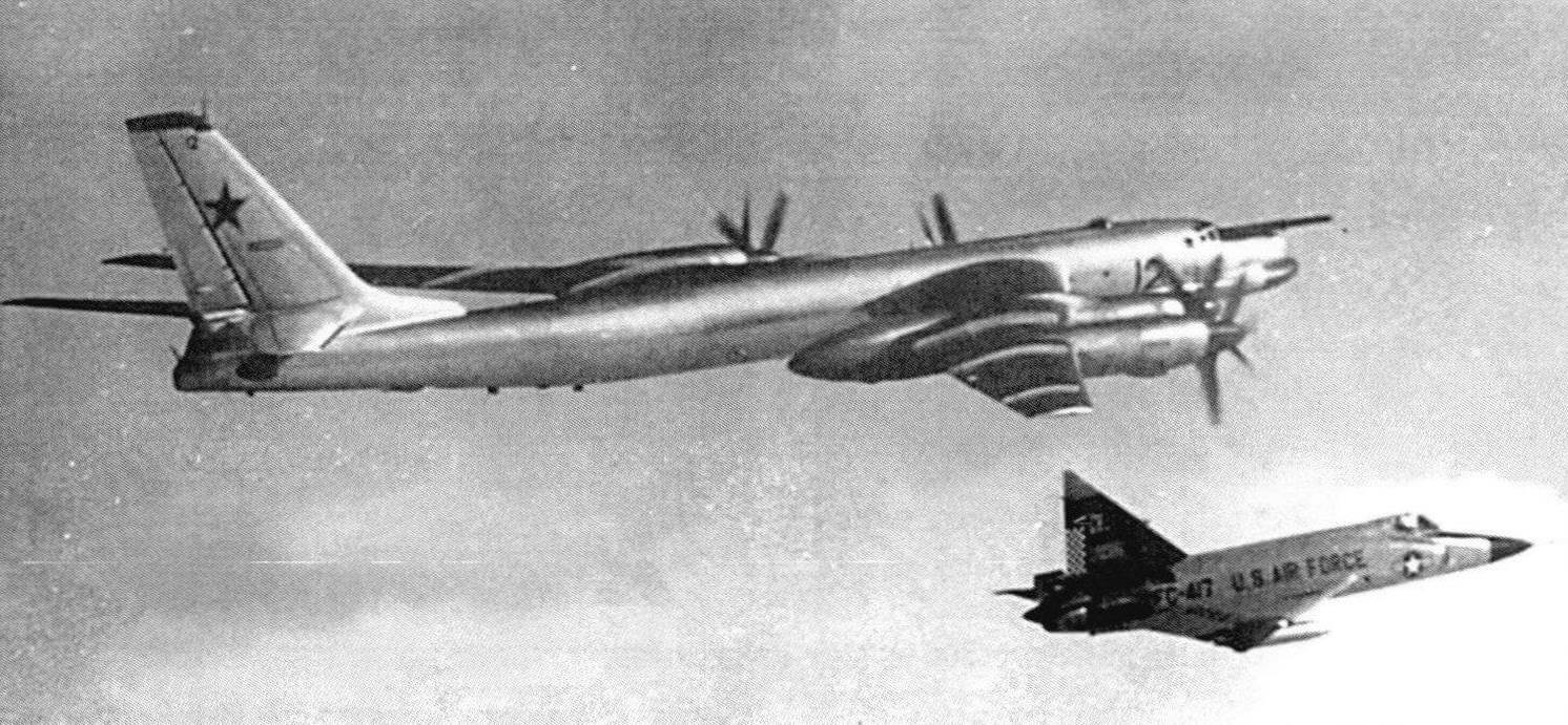 Перехват советского Ту-95 истребителями из 57-й эскадрильи