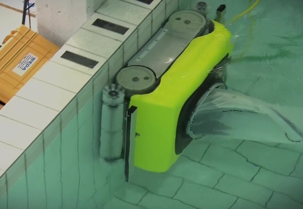 Подводный автомат-чистильщик бассейнов