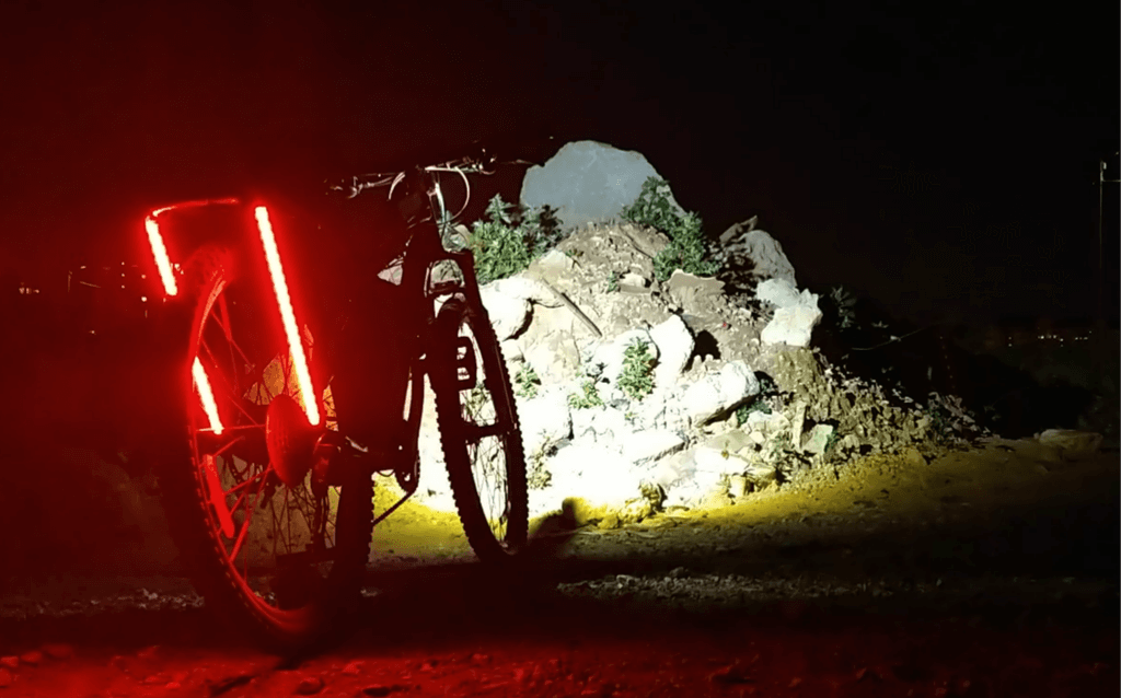 Безумно яркий велосипед со светодиодной подсветкой