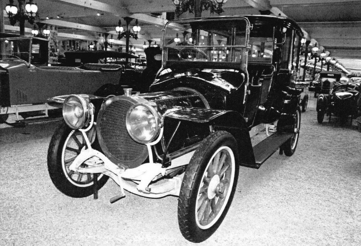 Автомобиль Delaunay-Belleville Coupe Chauffeur HB62ICV 1912 года хранится в Национальном автомобильном музее Франции в городе Мюлуз