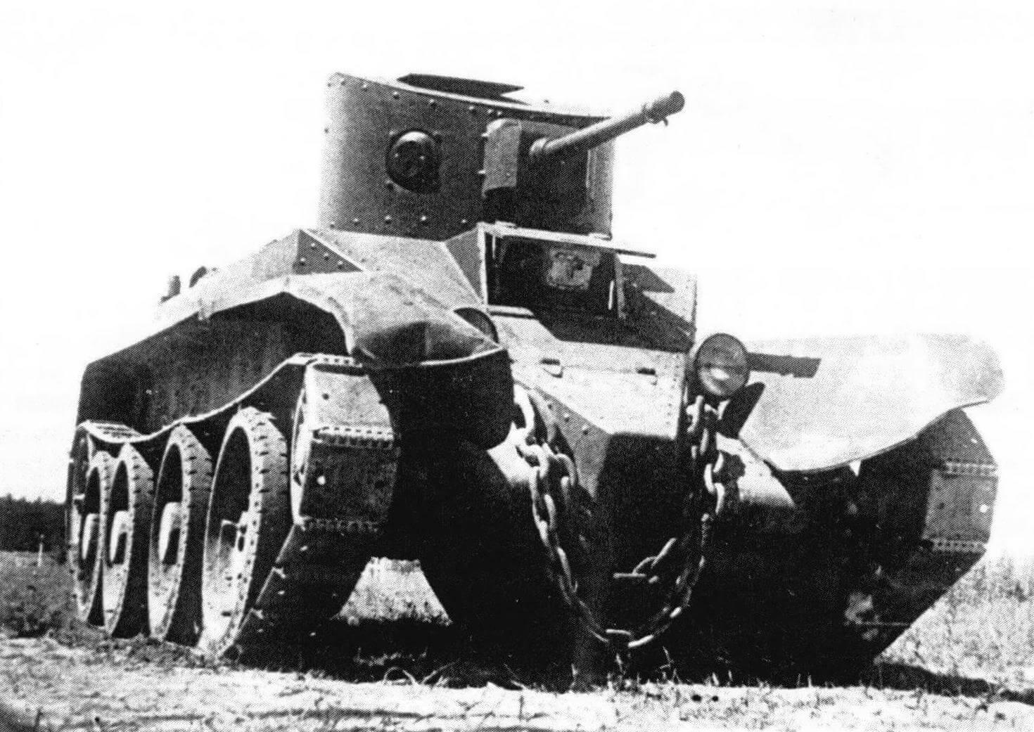 Колесно-гусеничный танк БТ-2