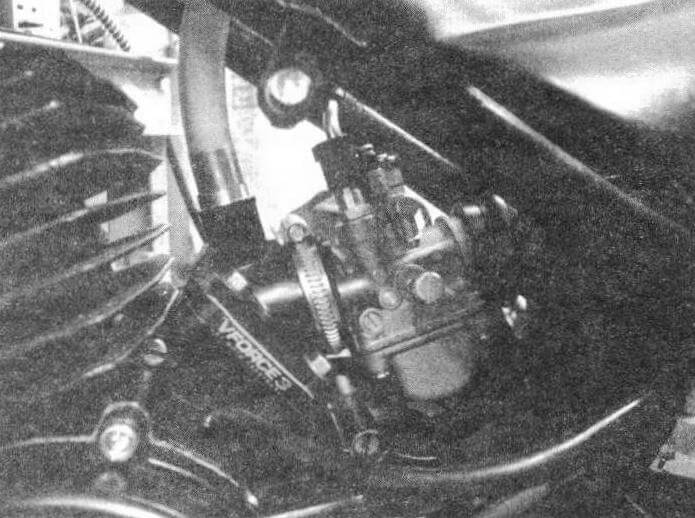 В систему питания ввели карбюратор - копию КТМ Junior 50 с диффузором 19 мм