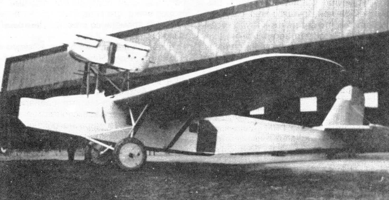 Для постройки АС-3 пришлось возводить новый ангар - на тот момент это был самый большой самолет, сделанный в Швейцарии