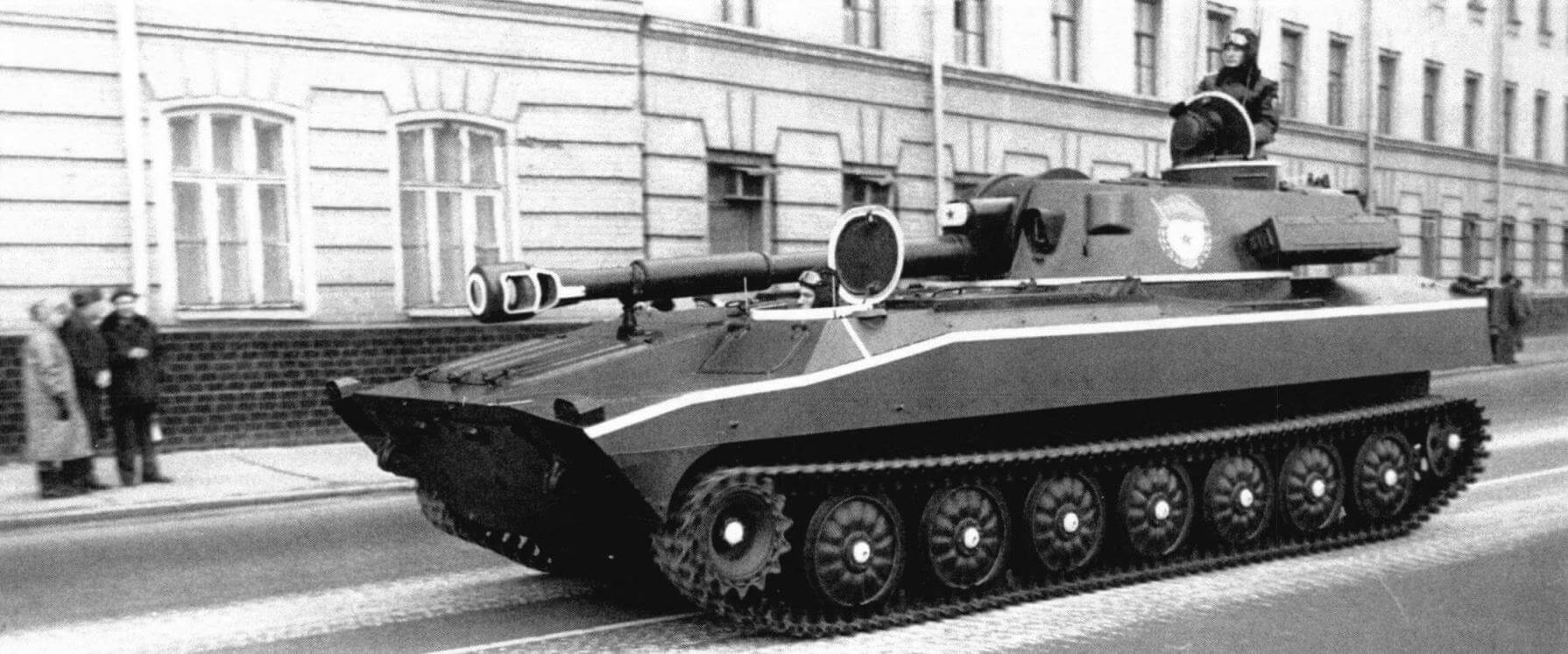 122-мм самоходная гаубица 2С1 «Гвоздика». Москва, 7 ноября 1986 года