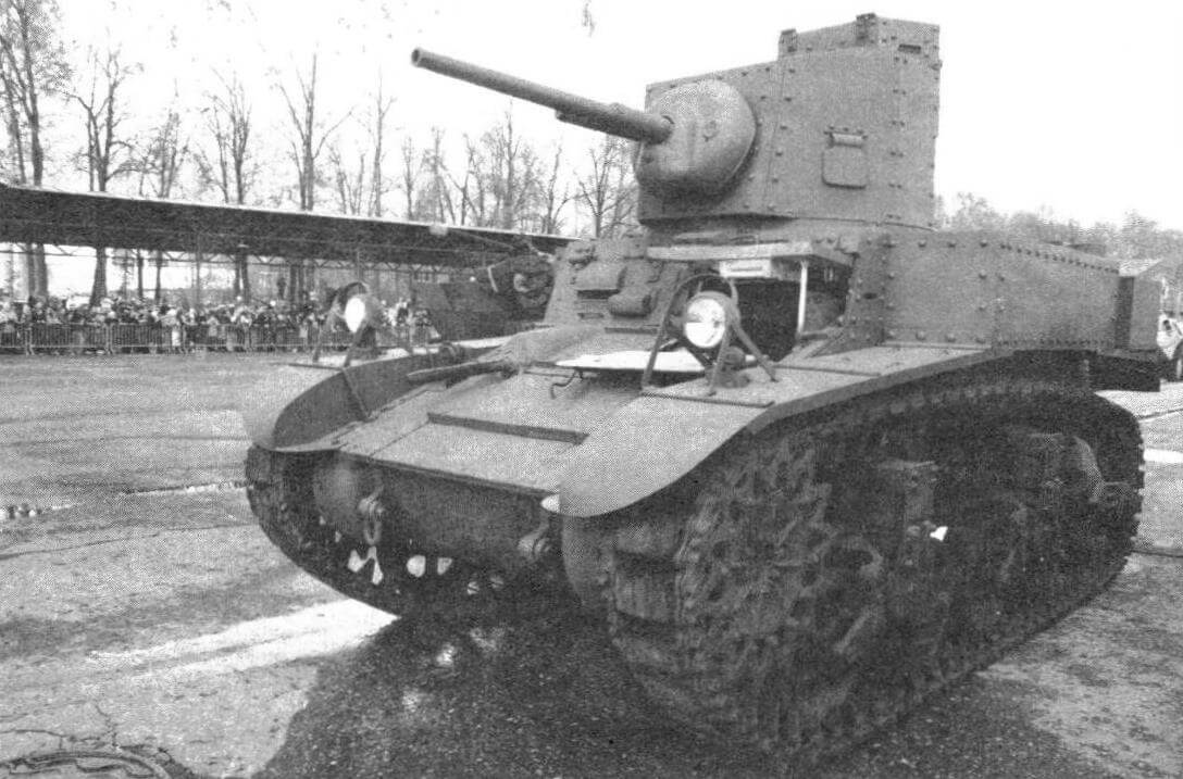 Американский легкий танк «Стюарт» в боевом строю
