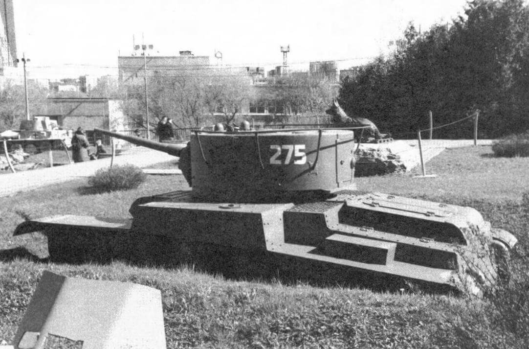 Колесно-гусеничный огнеметный танк Т-46-1
