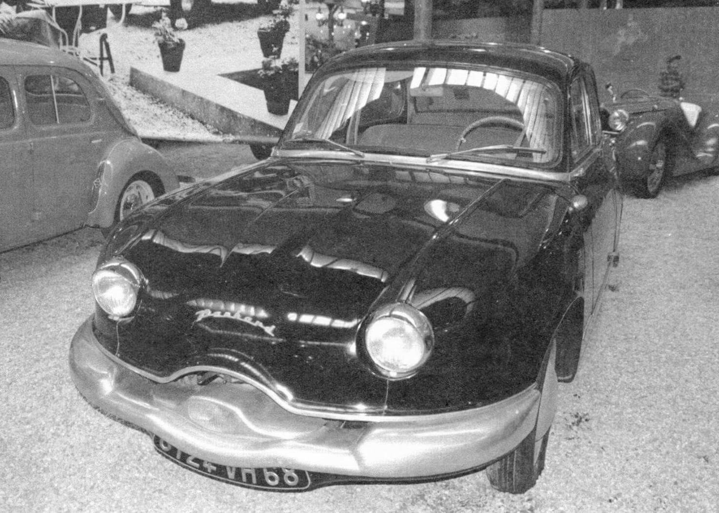 Седан Panhard Dyna Z 1956 года