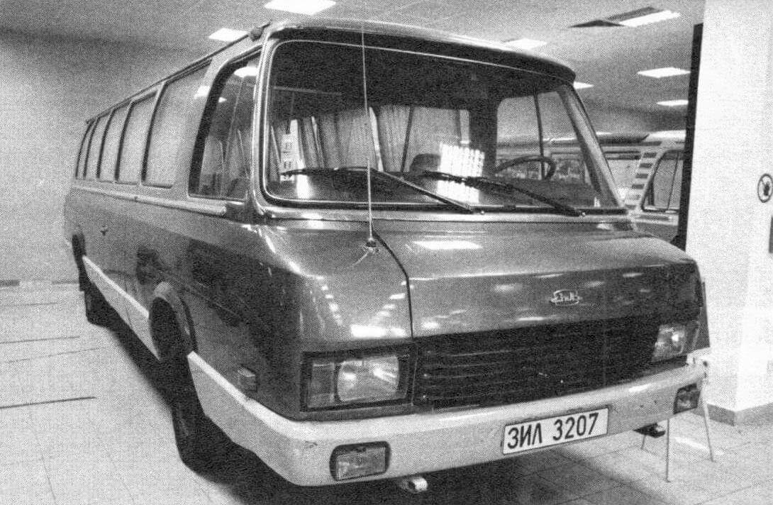 Последний автобус ЗИЛ-3207, выпущенный в 1998 году