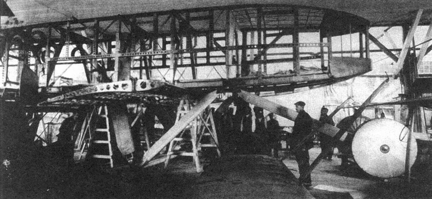 Постройка «Святогора» на заводе В. А. Лебедева, 1915 год