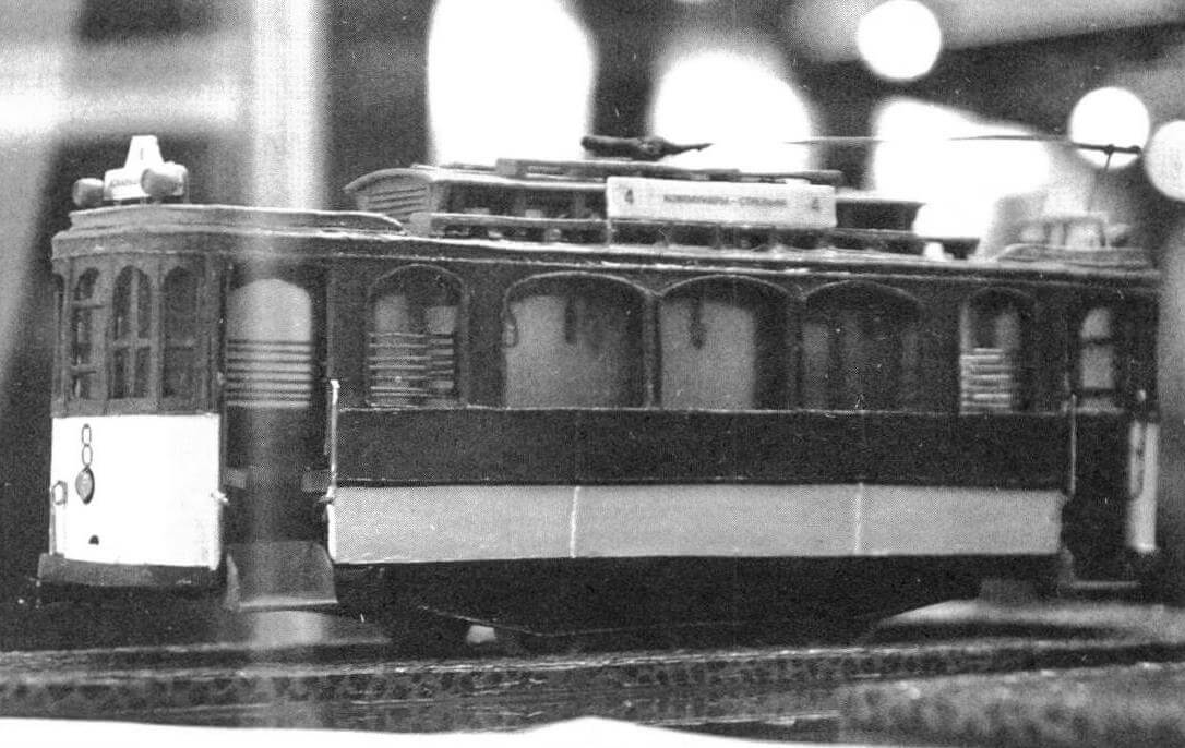 Модель одного из первых трамваев Стрельнинской линии (масштаб 1:43)