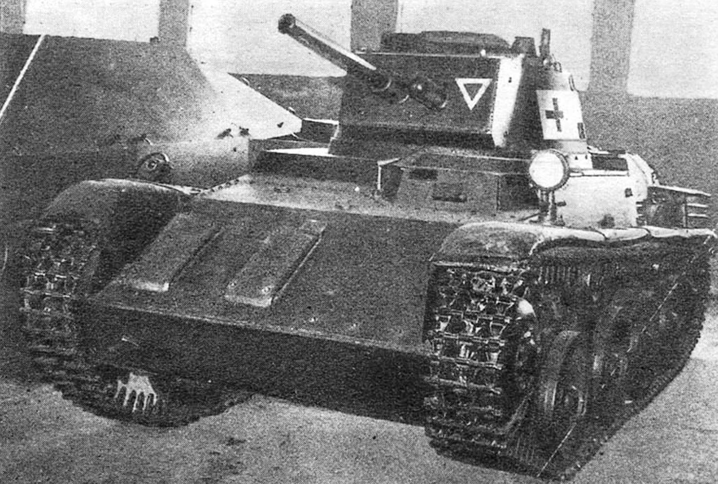 Венгерский легкий танк «Толди II». Принимал участие в боях на советско-германском фронте. Трофей Красной Армии.