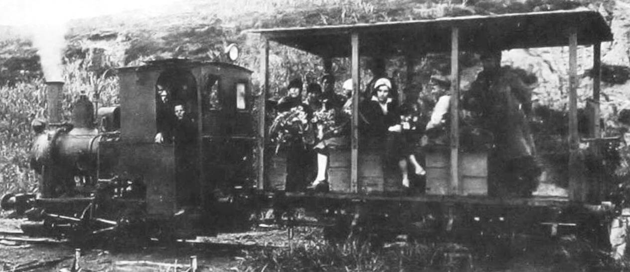 Пассажирский поезд с Кайгана на Оху, о. Сахалин, фото 1930-х годов