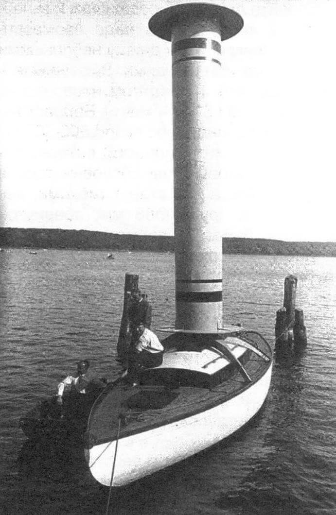 Небольшая яхта, оборудованная ротором (фото начала 1930-х годов)