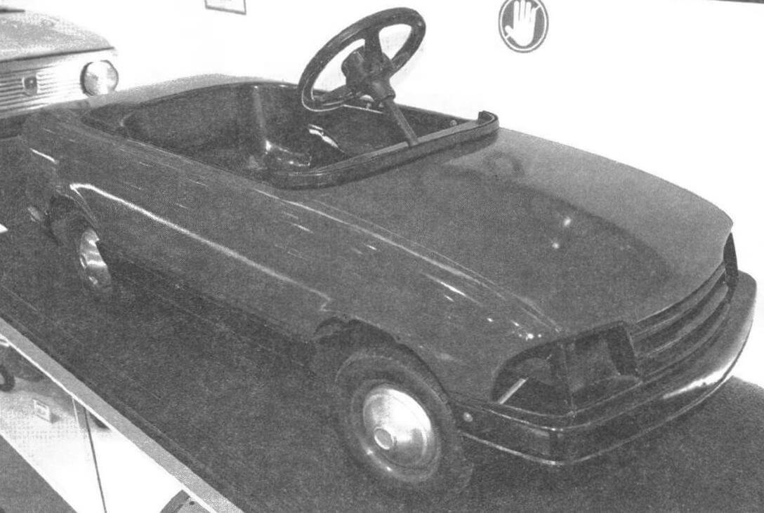 Опытный образец последней модели педального «Москвича» 1994 года