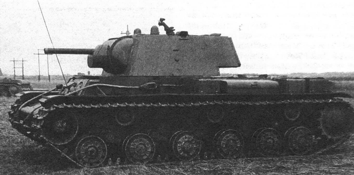 Танк КВ-1 с упрощенной башней, изготовленный в Ленинграде осенью 1941 года