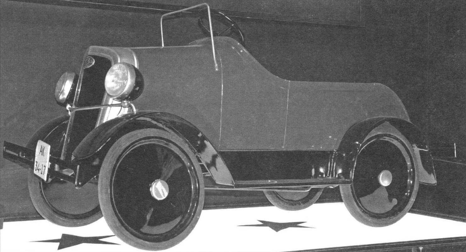 ГАЗ второй половины 1930-х годов, стилизованный под «Эмку»
