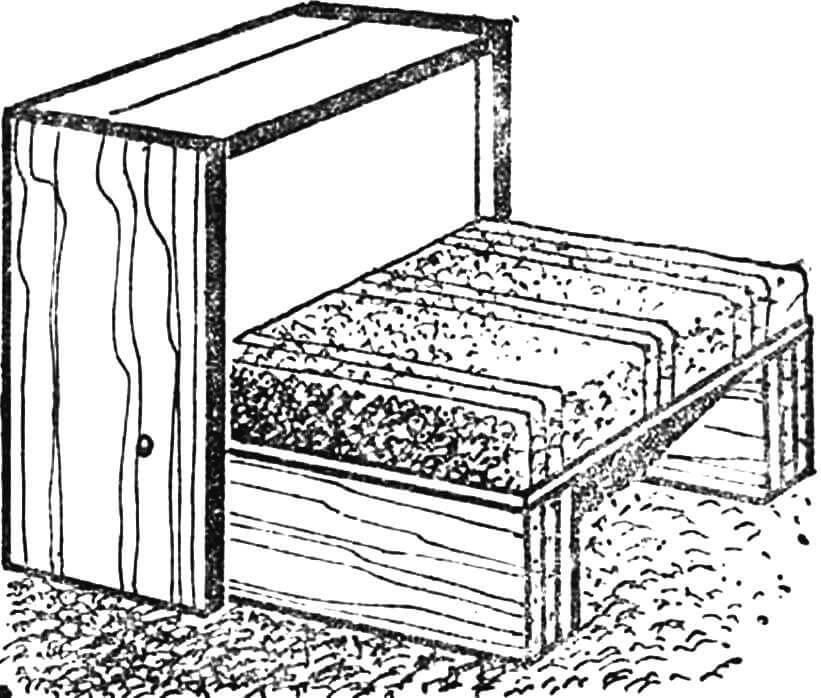 Рис. 4. Выдвинуты опорные панели, опущена одна из вертикальных панелей, из-за которых вынута большая подушка — собрано кресло.