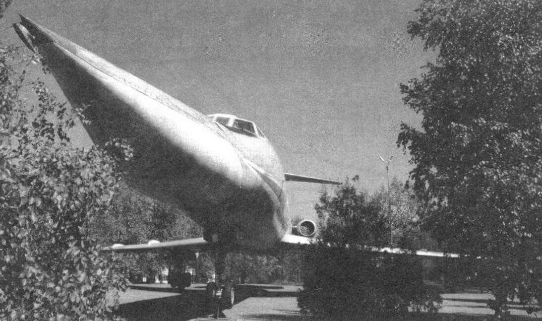 Ту-134УБ-Л в Музее боевой славы в саратовском Парке Победы