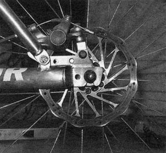 Wheel brake mechanism (rear)