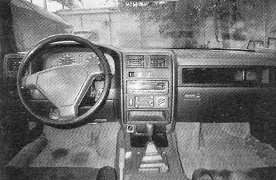 Updated dashboard with an elongated console for radio equipment. Steering wheel - with a large sound signal key