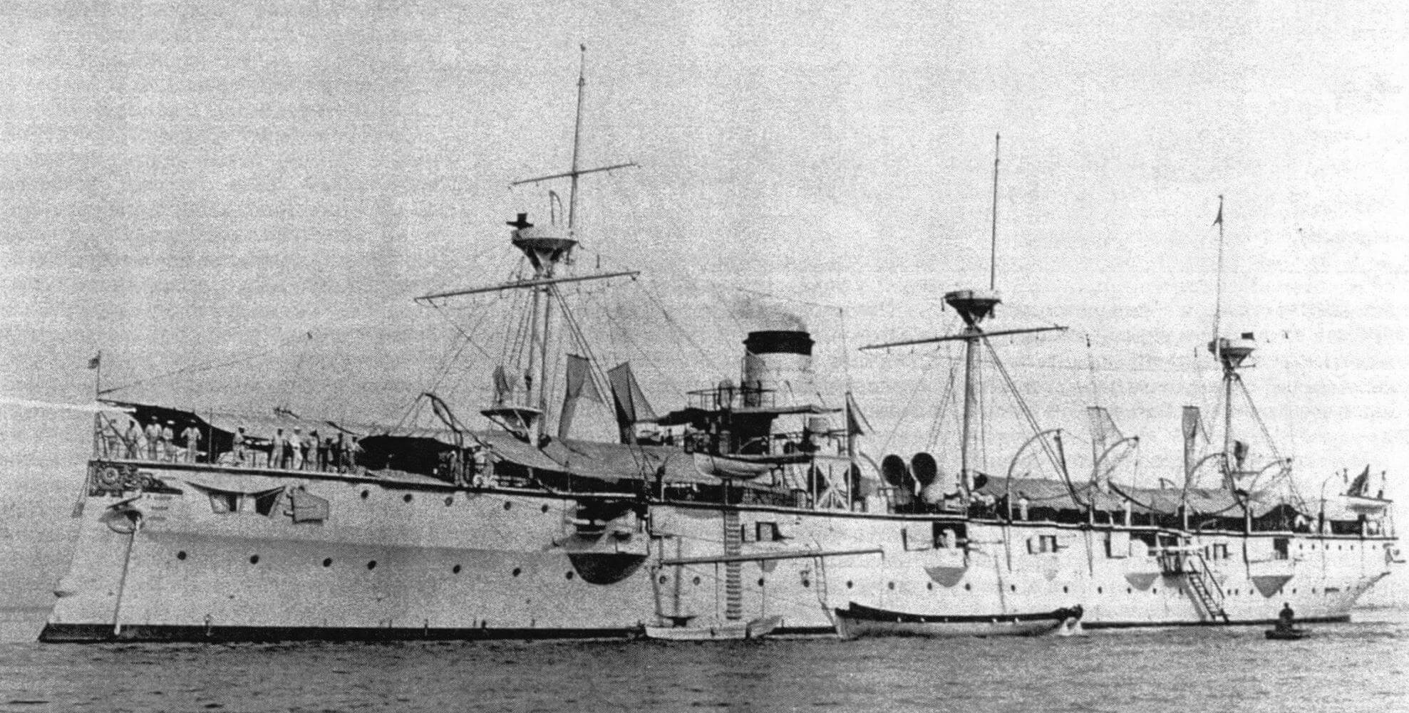 Броненосный крейсер «Тиёда» первые годы своей службы нес в боевом составе Императорского флота Японии