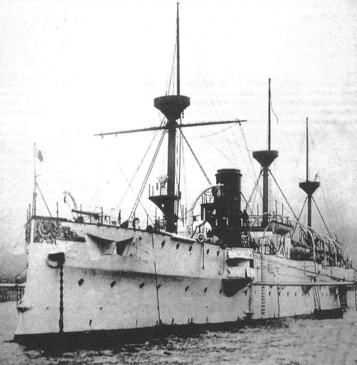 Броненосный крейсер «Тиёда» на якоре