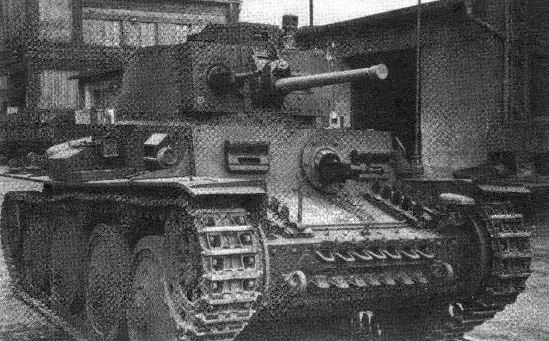 Один из последних серийных танков Pz.38(t) Ausf.G, изготовленный 2 июня 1942 года.Фара Notek установлена не на левом крыле, а на лобовом листе корпуса, что было характерным для танков поздних выпусков