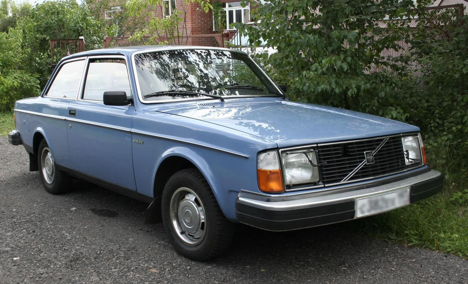 2-дверный седан Volvo 240GL