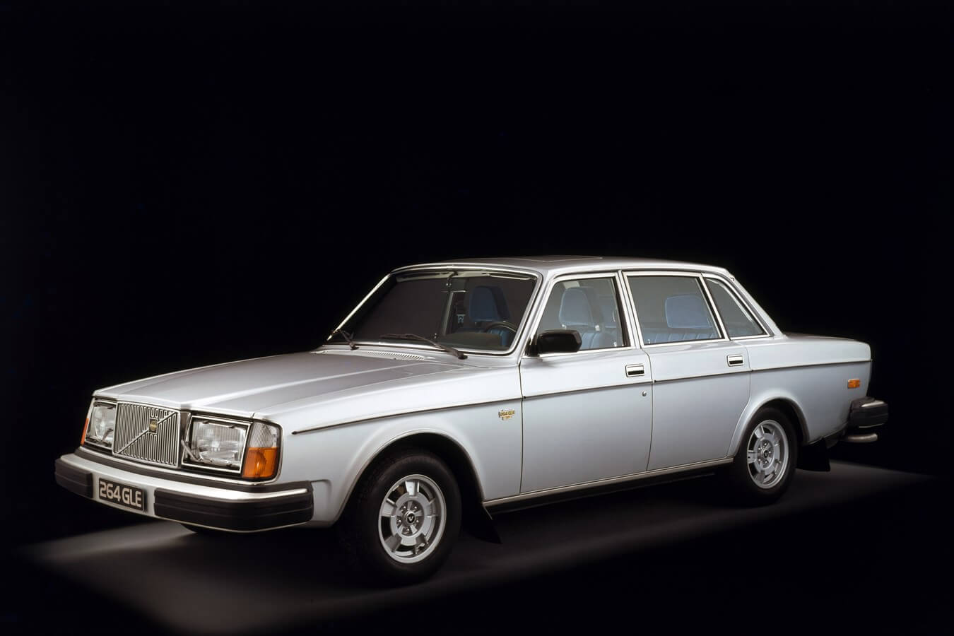 Автомобиль Volvo 264GLE