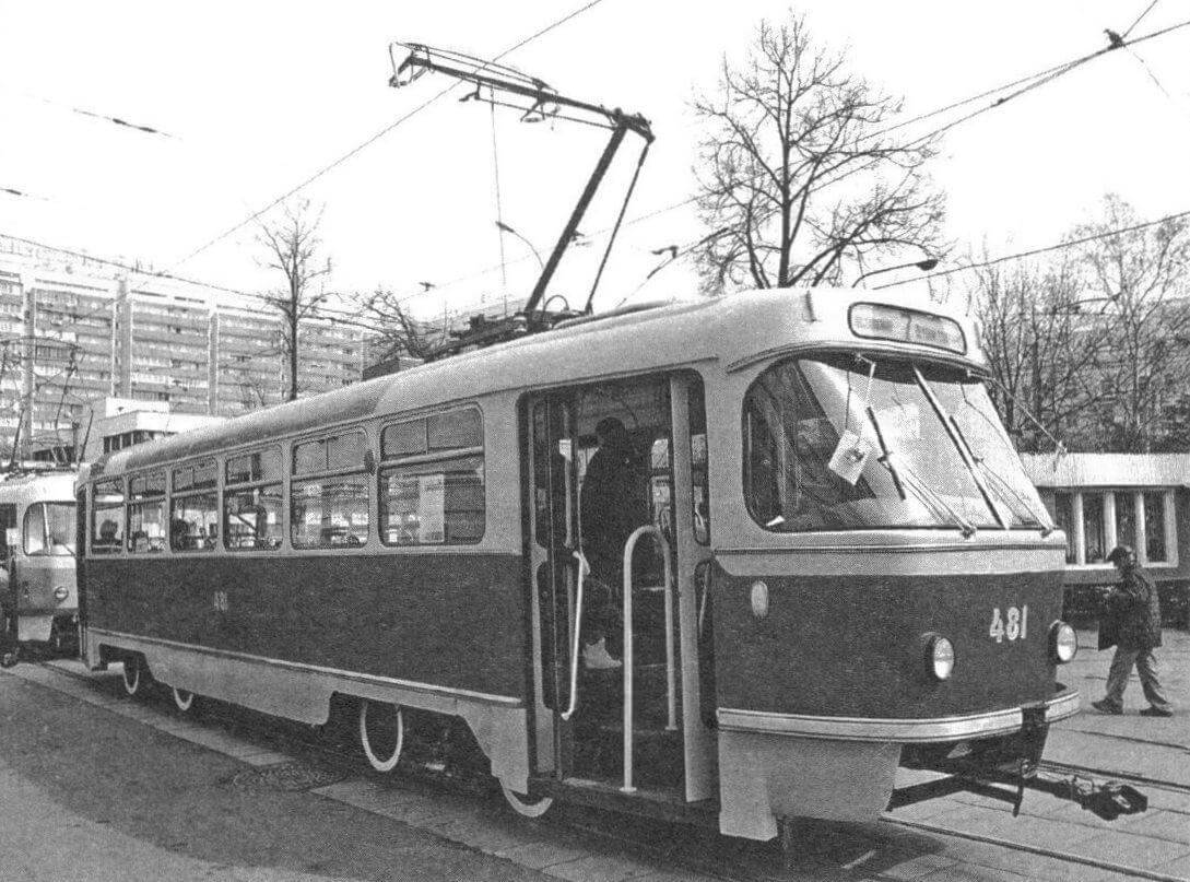 Ранний двухдверный Tatra T3SU