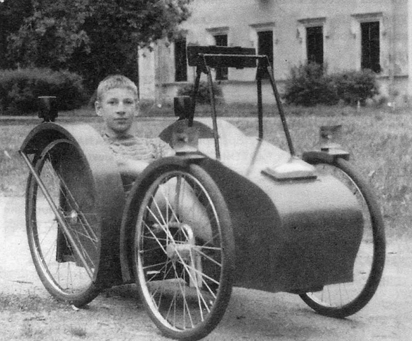 Electric velomobile