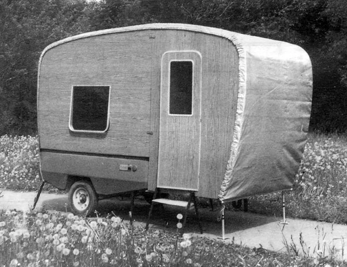 Trailer-dacha assembled